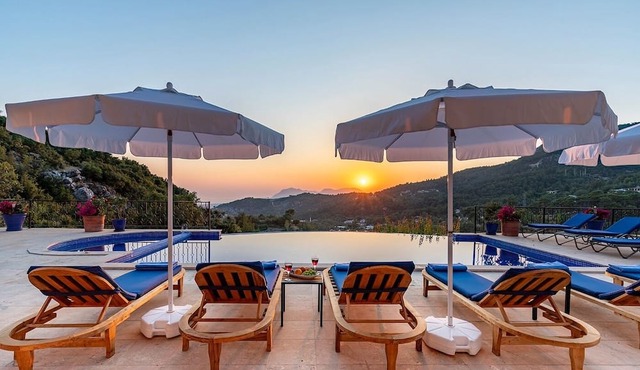 Beautiful 5-Bed sea view Villa in islamlar in islamlar
