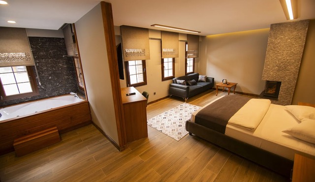 Kervansaray Deluxe Hotel in Camlihemsin