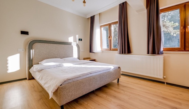 Dreamy Lake and Mountain View Hotel in Dipsiz Lake in Kastamonu