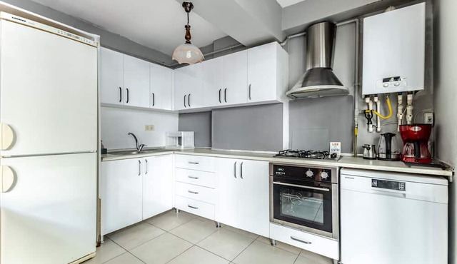 Flat with Backyard 6 min to Bostanci Show Center in Istanbul