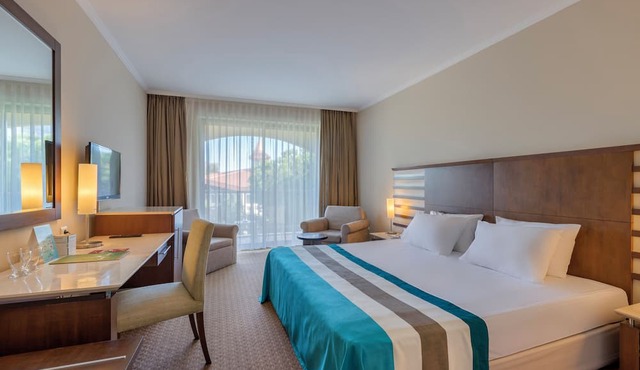 Green Max Hotel
