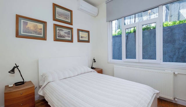 Spacious 3BR Apartment · Bosphorus & Dolmabahçe View · Central Beyoğlu in İstanbul