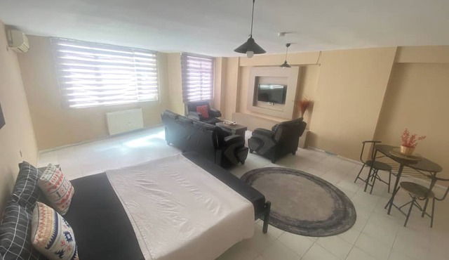 Charming 2-Bedroom Apartment in the Heart of Pendik, Turkey in Pendik