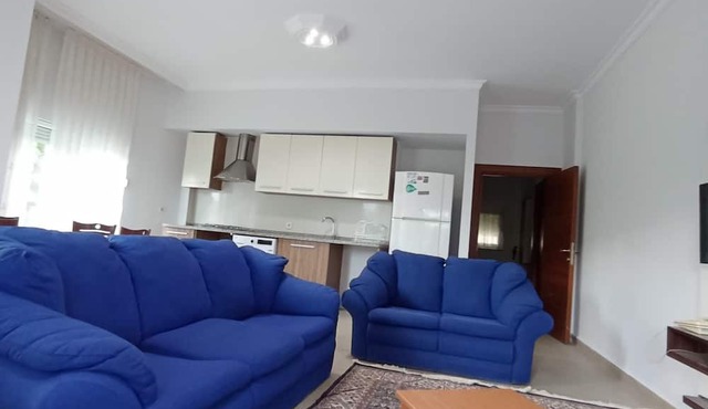 In Antalya, a family-friendly apartment with terrace near the sea