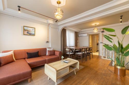 Elsol Mansion - Three Bedroom Flat