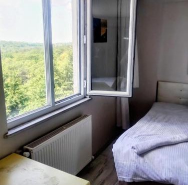 forest villa, 6 minutes from the airport