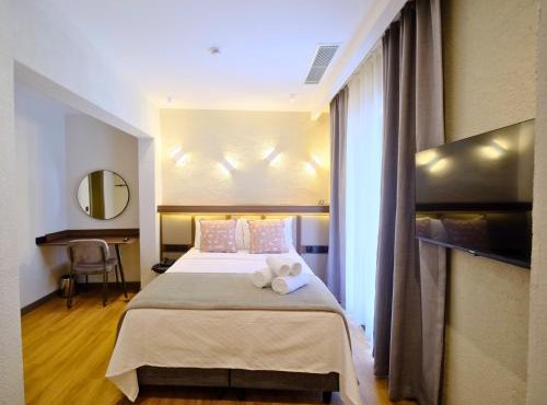 The Rizon Hotel