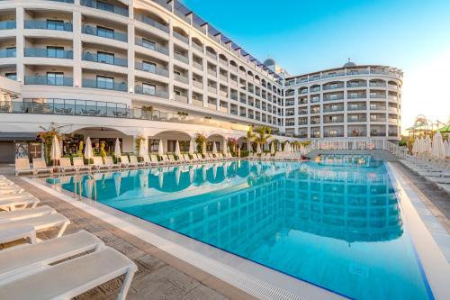 Side Moon Palace Hotel