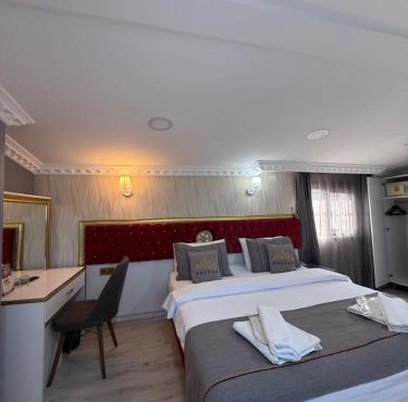 RHYTHM HOTEL