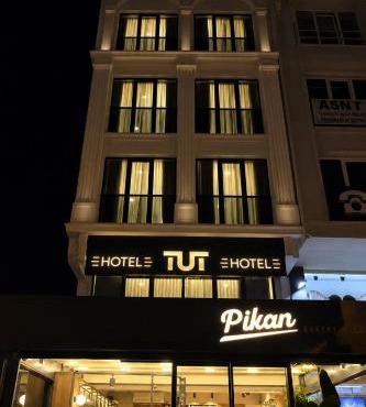 Tut Hotel