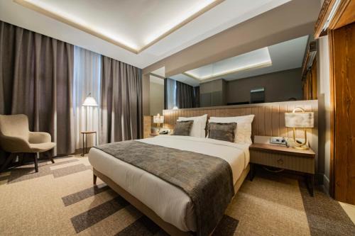 Four Mansions Hotel