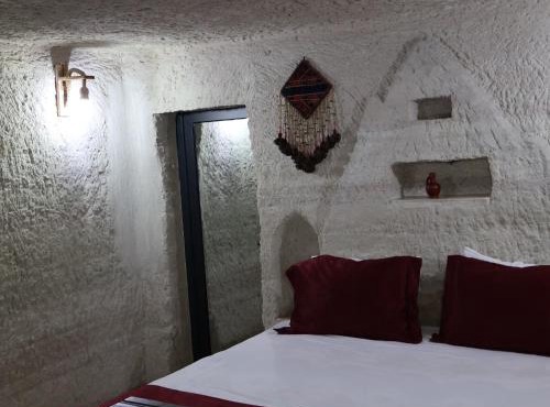 Seven Rock Cave Hotel