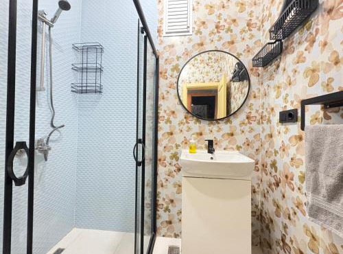 Stylish 3 Bedroom with Sauna close to Galataport Taksim in Istanbul