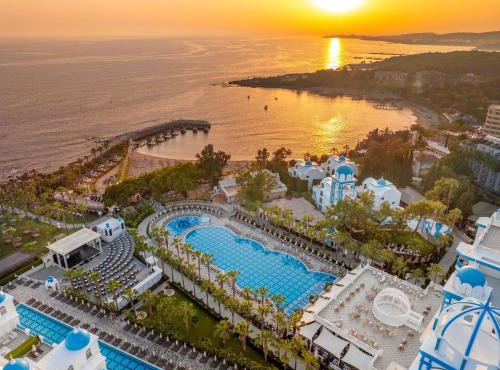 Rubi Platinum Spa Resort & Suites