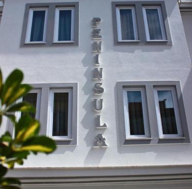 Hotel Peninsula