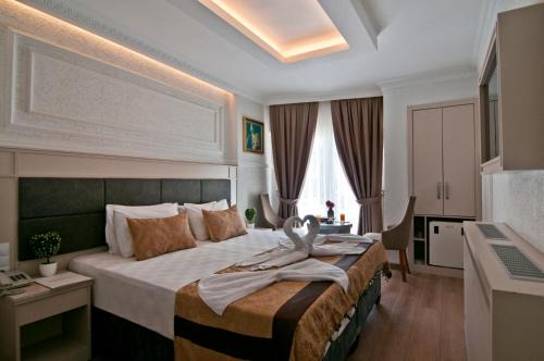 Royce Hotel