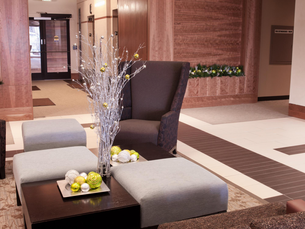 Eliza Hotel